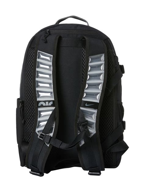 nike rucksäcke schwarz|Nike black waterproof backpack.